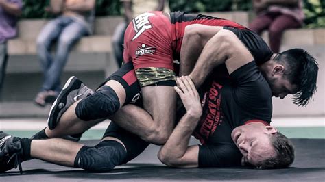 what is catch wrestling